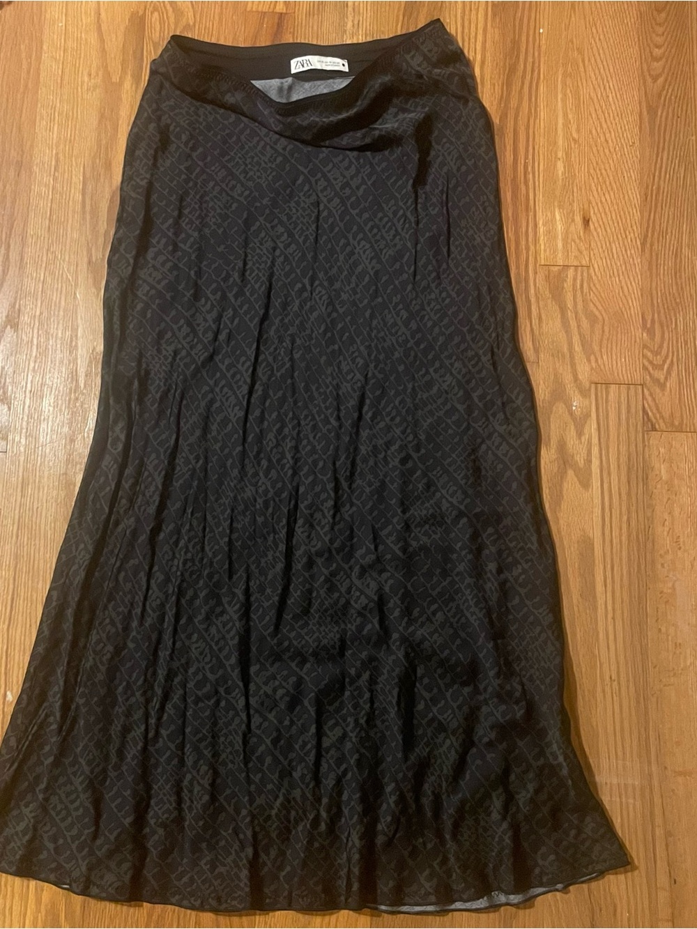 Zara Black Maxi Skirt with Subtle Diamond Pattern